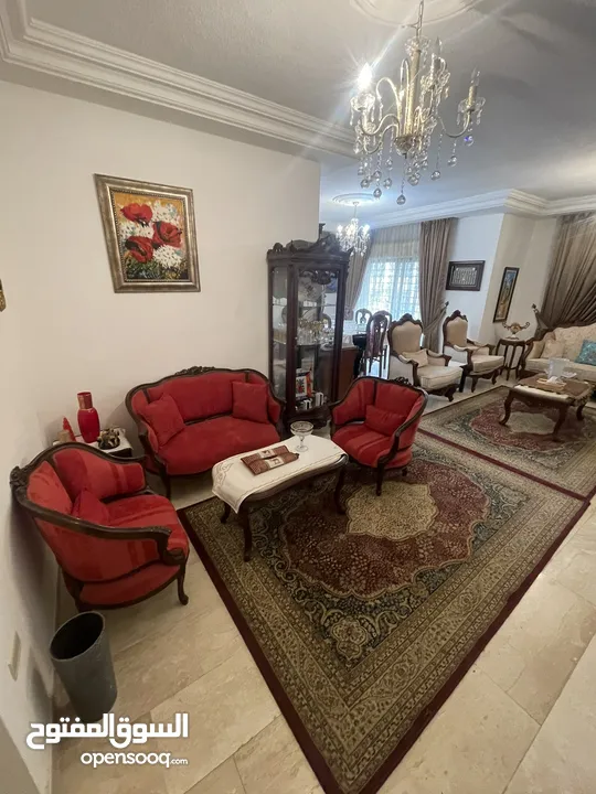 شقة مفروشة اربع غرف نوم في - ضاحية الامير راشد - مع بلكونة و موقع مميز (6842)