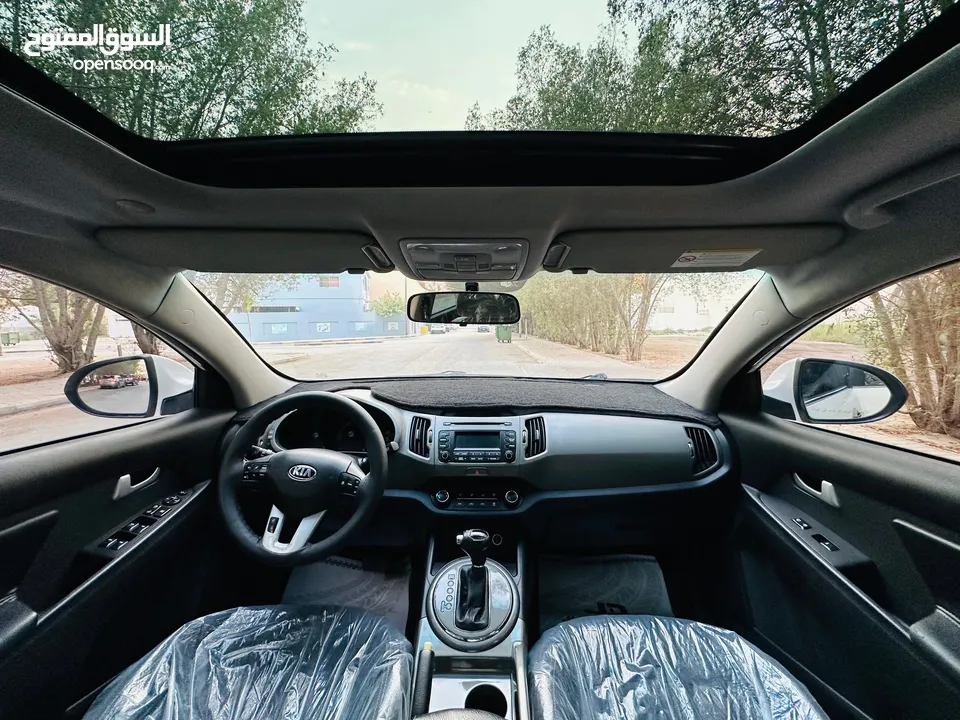 KIA SPORTAGE 2015 MODEL FULL OPTIOIN MODEL WITH PANORAMIC SUNROOF AND WELL-MAINATIANED CAR