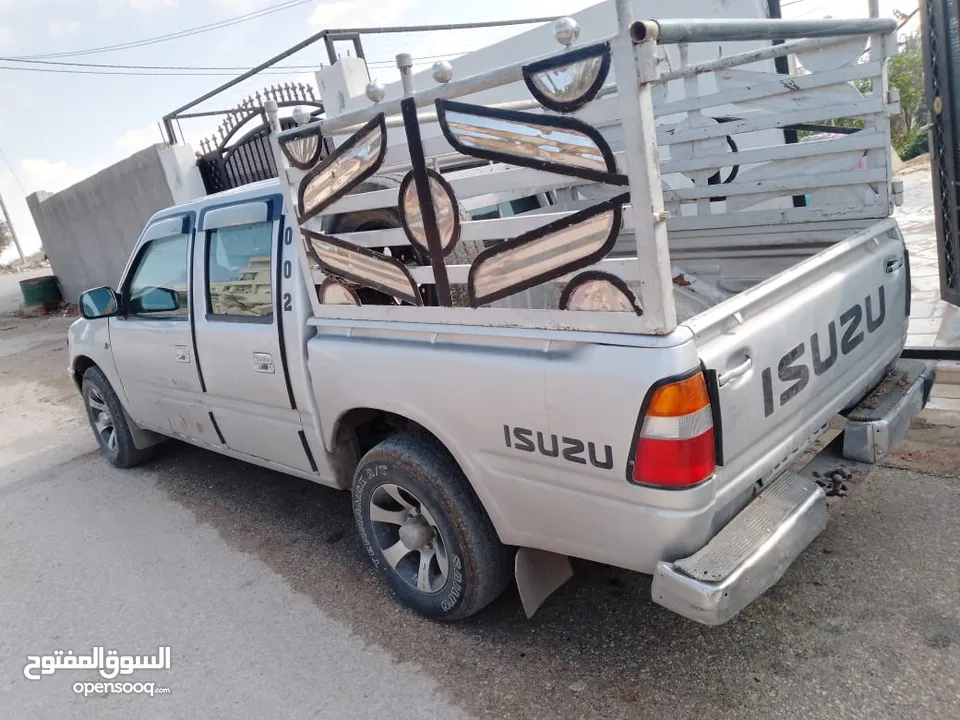 للبيع بكم اسوزو غمارتين موديل 2002