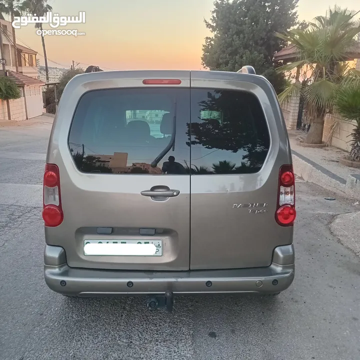 بيجو بارتنر 2017 (6+1) ديزل جير عادي نخب أصل شركة يد صفر