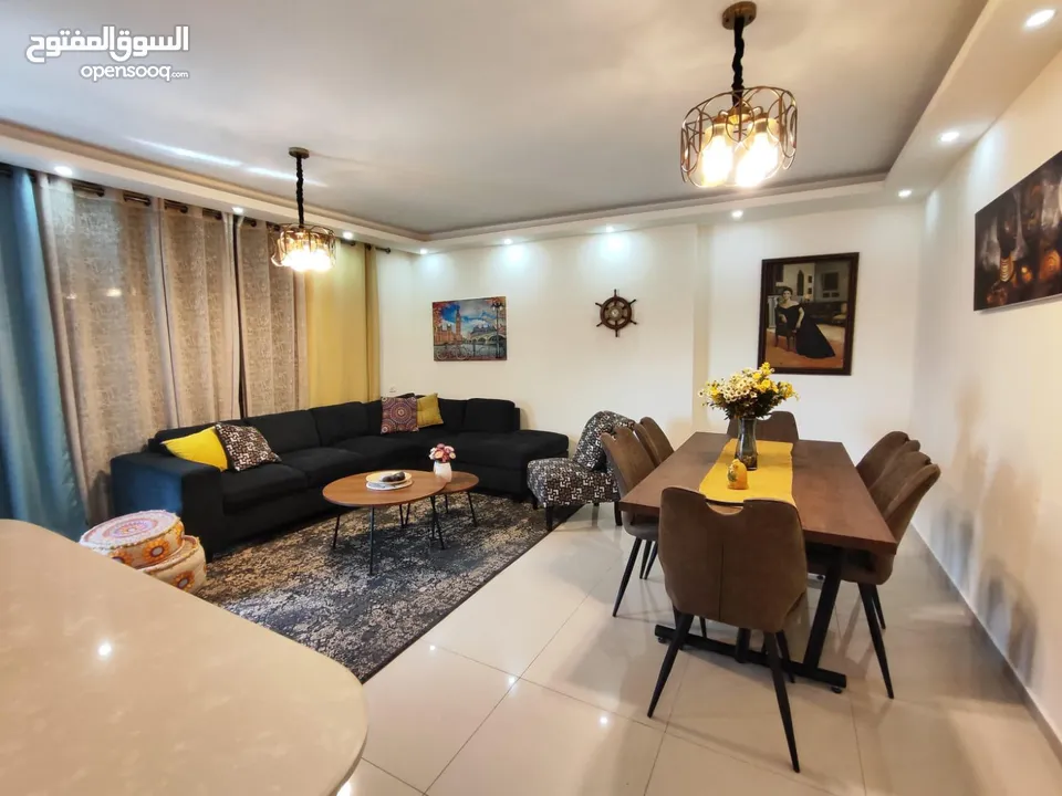 شقه للبيع 3 غرف نوم حمامين برنده مسكره قزاز تبريد بكل الشق  مفروشه مع كل الادوات الكهربائيه