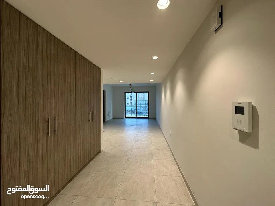 1 BR LARGE FLAT IN MUSCAT HILLS WITH SHARED POOL AND GYM
