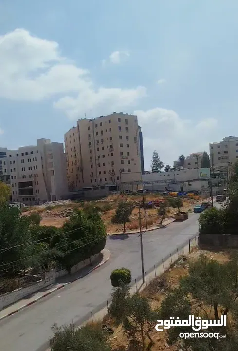 شقه للبيع عمارة اربع طوابق مصعد عمر البناء18سنه مفرق شارع المحكمه وللارسال