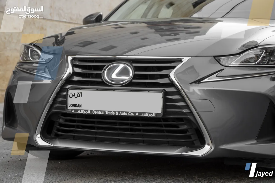 Lexus IS300H 2018 - للبيع