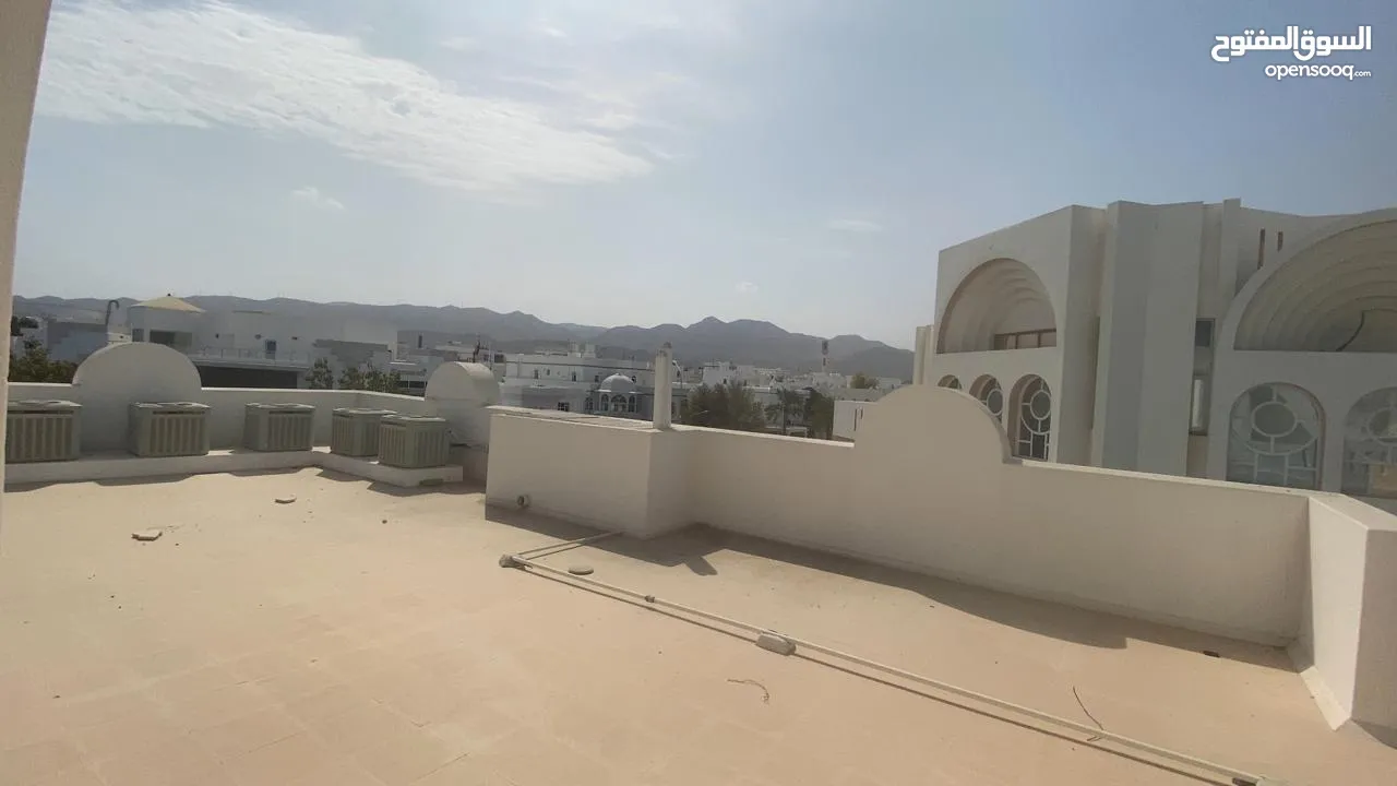 6Me33 Spacious Elegant 10BHK villa for rent in Al Sarooj.