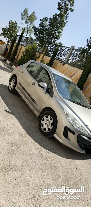 بيجو 308 موديل 2011 دهان كامل ..ماتور و جير و بودي و صالون في حالة ممتازة