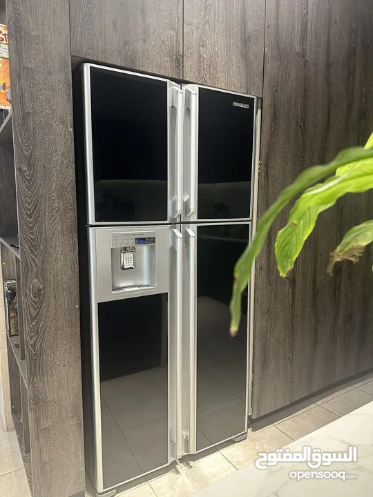 ثلاجة هيتاشي ياباني (minus-zero cooling system) أربع أبواب للبيع بحالة ممتازة