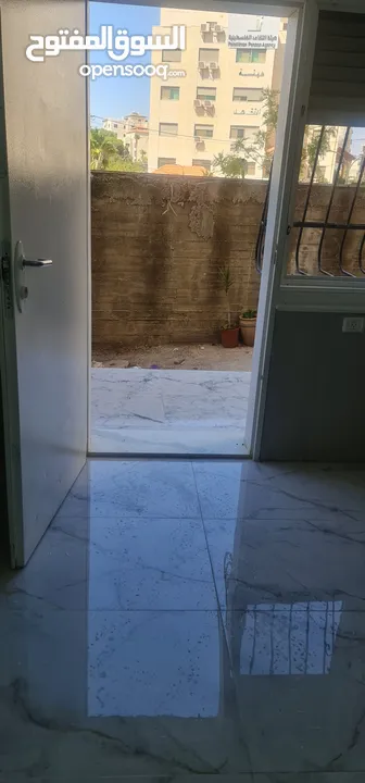 شقة ارضية مقسومة لستوديوهين