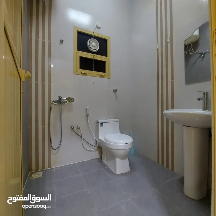 شقة للإيجار ( بمدخل مستقل  وخصوصية ) في منتصف المدينة --   Apartment for rent-  own entrance