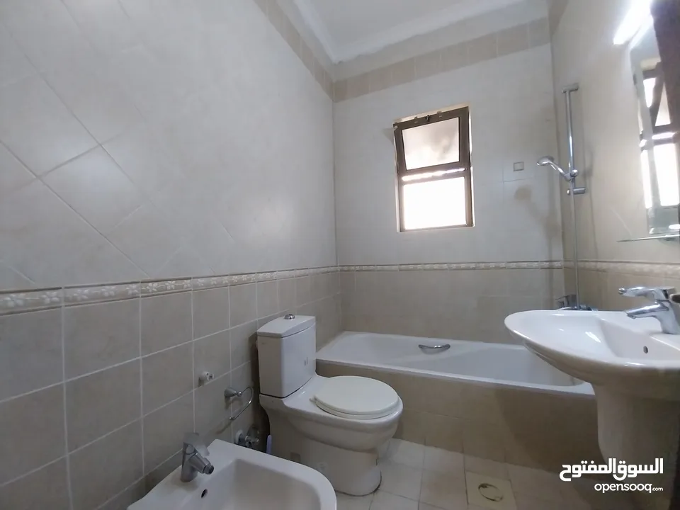 شقة للايجار في دير غبار ( Property 35184 ) سنوي فقط