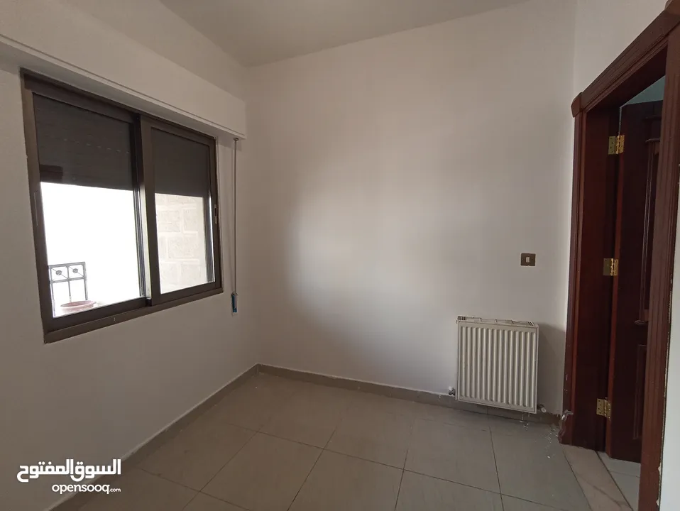 شقة غير مفروشة للإيجار 300م2 ( Property 19203 )-174847862