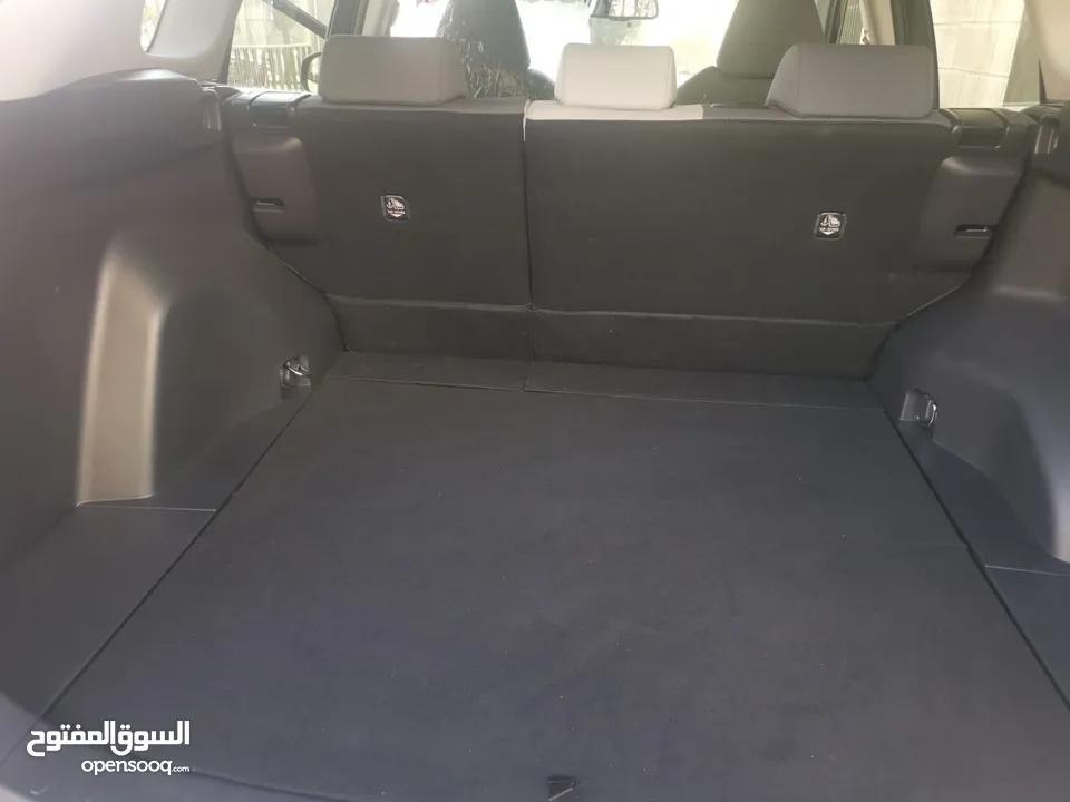 كفالة المركزيه TOYOTA RAV4 XLE HYBRID