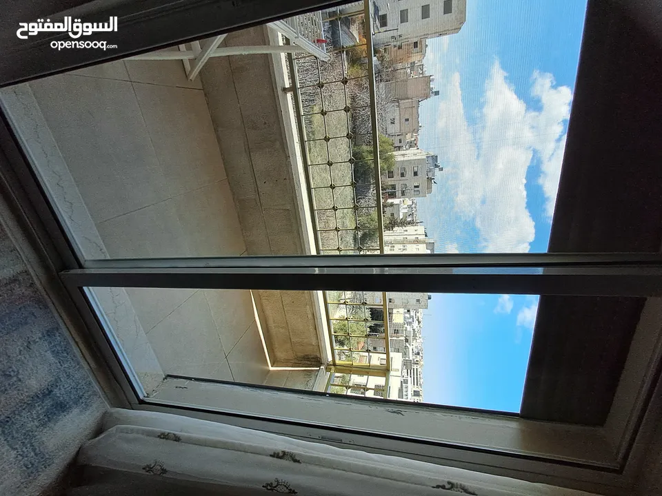 شقه مميزه مفروشه متاحه الان  منطقه عوائل موقع مميز وسط كل الخدمات للايجار الاسبوعي  الشهري او السنوي