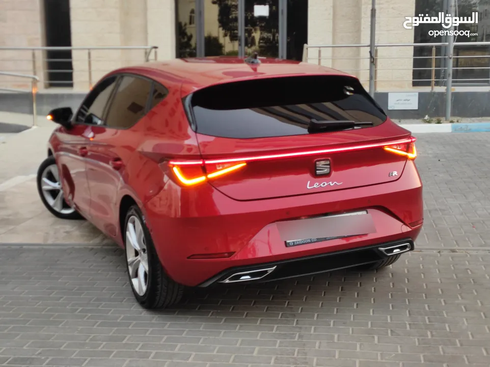 سيات ليون اف ار فل اضافات ماعدا الفتحة  محرك1500بنزين اتوماتيك