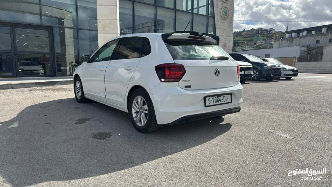 بولو  2018 نخب السيارة