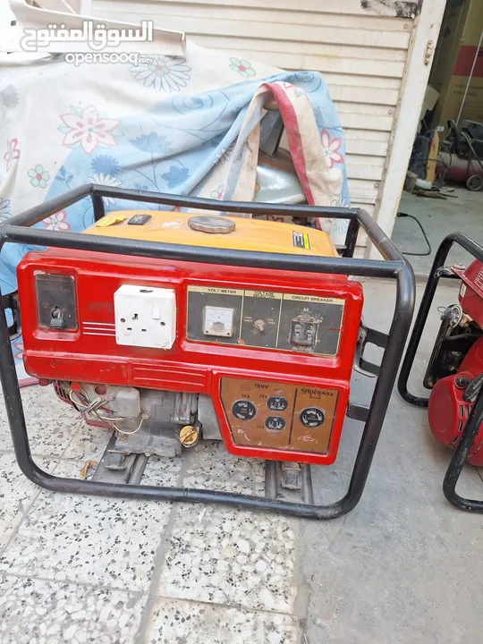 للبيع جنريترات شغالين 100٪ و بحاله ممتازه