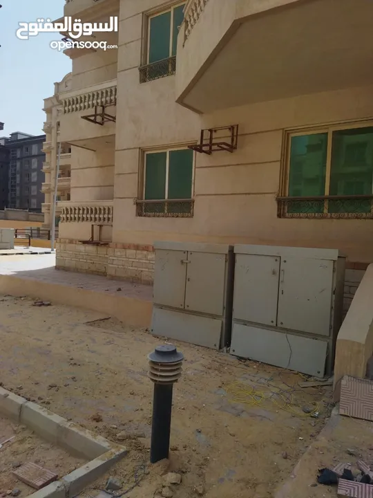 شقة للبيع كمبوند اللوتس امام دار مصر