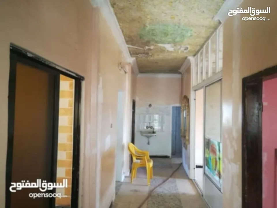 بيت مستقل 156م على قطعة أرض مفروزة (4 حدايد) 710م للبيع في ارحابا/اربد
