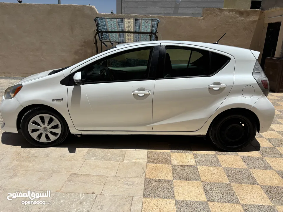 بريوس c 2012 للبيع