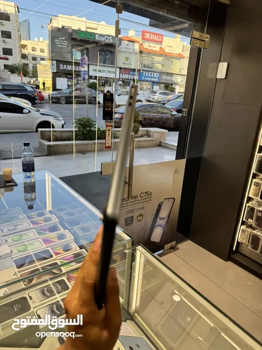 MACBOOK AIR M3 13 INCH UESD 16RAM 256GB