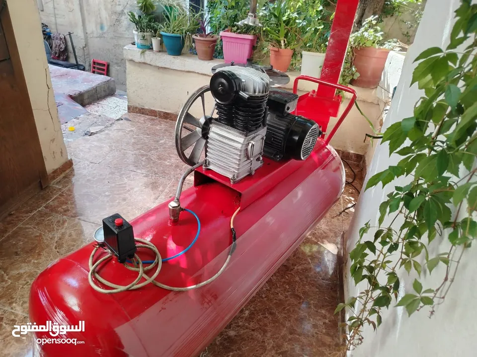 معدات محل بناشر للبيع بحال الوكالة