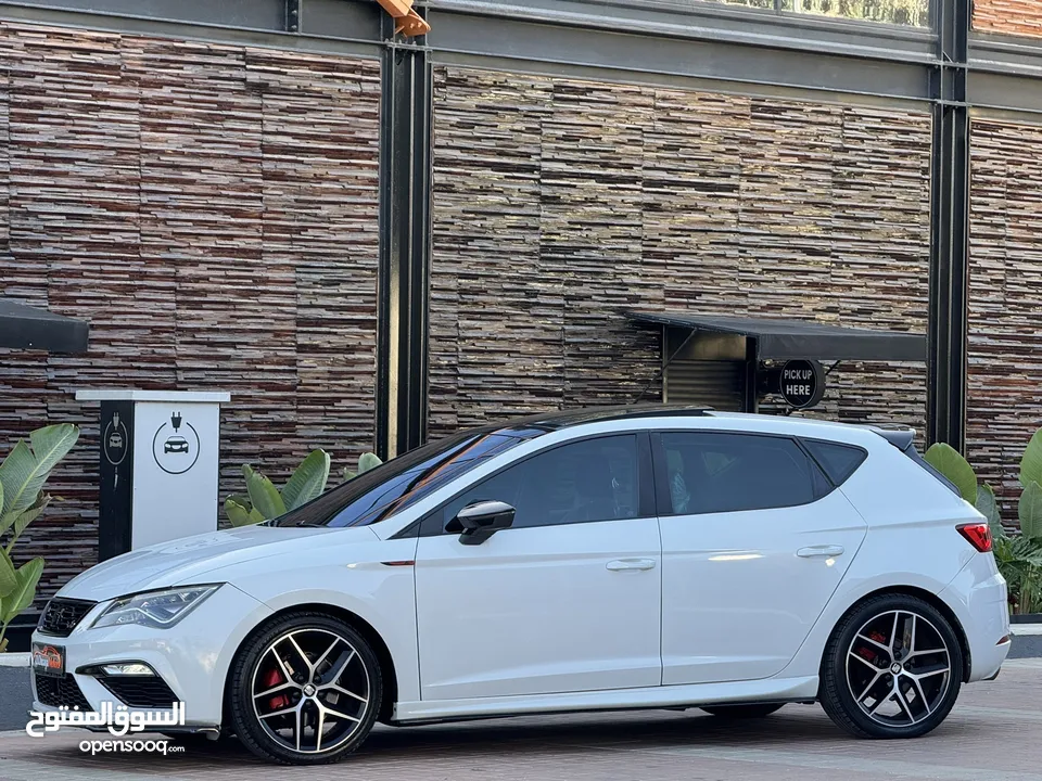 سعر مغري جداً !  Seat Leon FR إضافات كاملة بانوراما