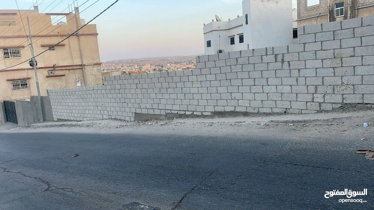 أرض سكنية للبيع – واجهة كبيرة (32.5م) وموقع استراتيجي في جبل الأميرة رحمة – مساحة 538م2