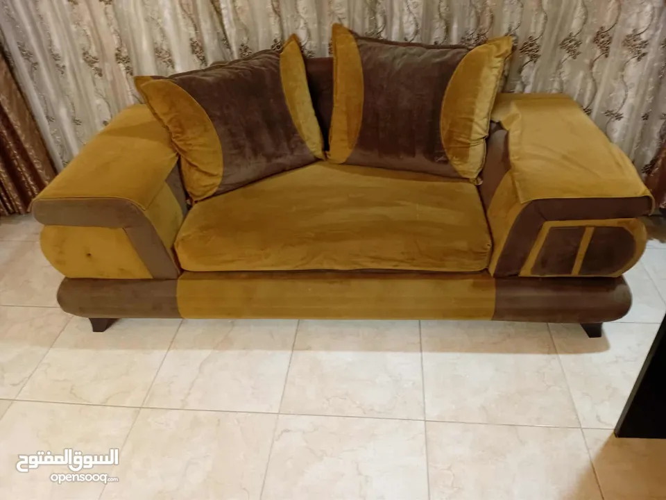 طقم كنب شبه جديد تفصيل 9مقاعد