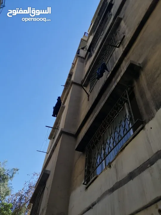 عمارة تجارية للبيع 8 شقق و 3 مخازن