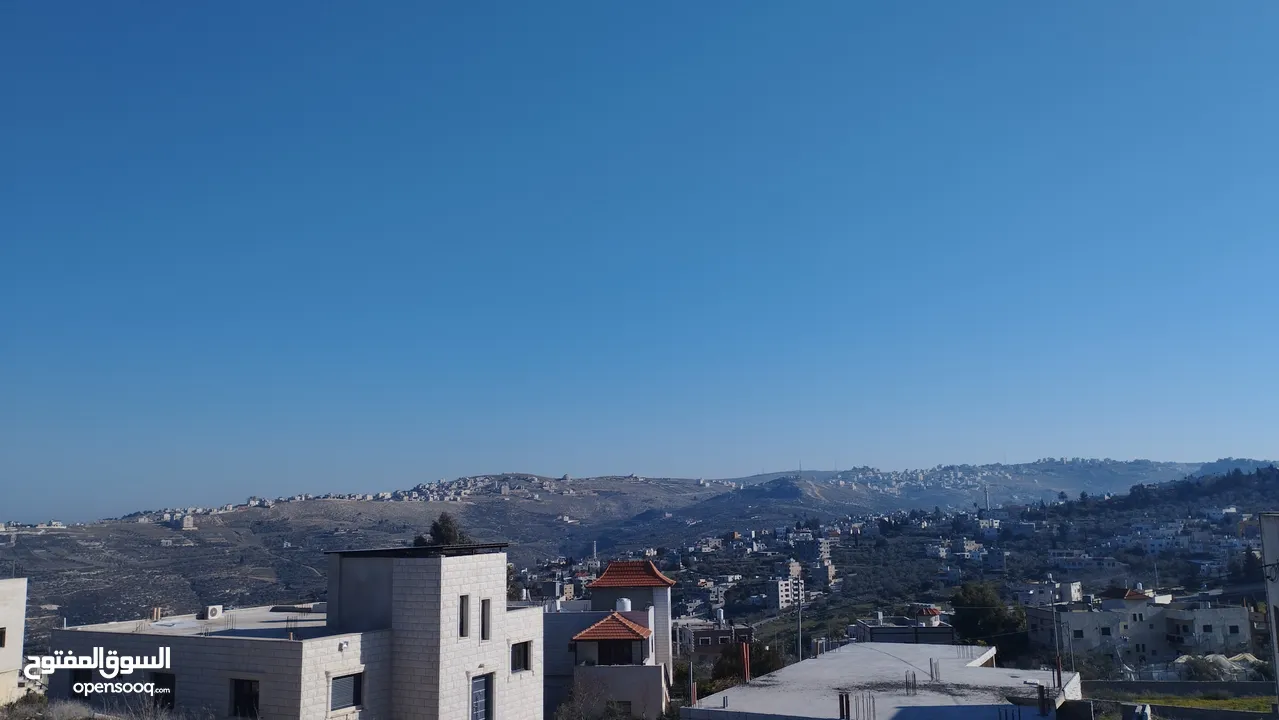 يتوفر لدينا نمرة ارض في الجهة الغربية لقرية تل
