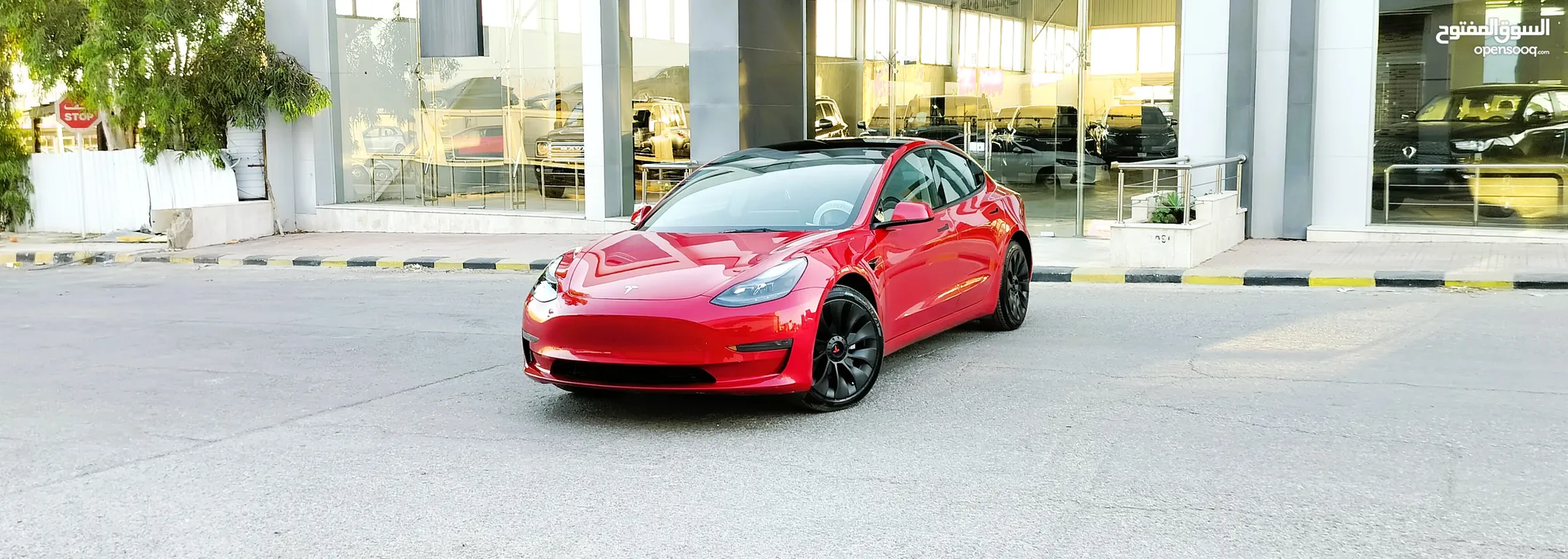 تيسلا 2023 model 3 فحص كامل 4 جــيــد ممشى قليل 18 الف بحالة الوكالة لون مميز بسعر لقطة ومحروووق
