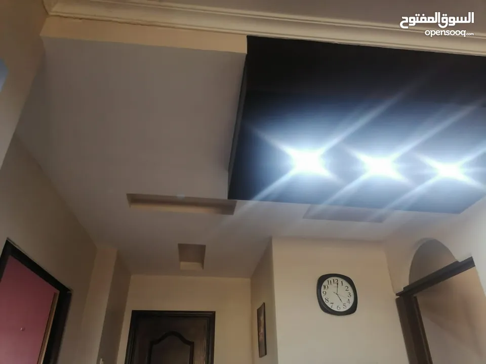 بيت مستقل اربع شقق طابقية على شارعين شارع المطار حجار النوابلسة مقابل الخارجية لقطة !!