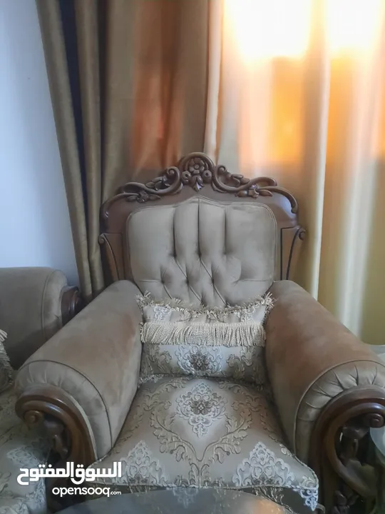 كنب مستعمل جديد لم يستخدم حالة اكثر من ممتاز اسفنج ضغط عالي بحالك الوكاله .