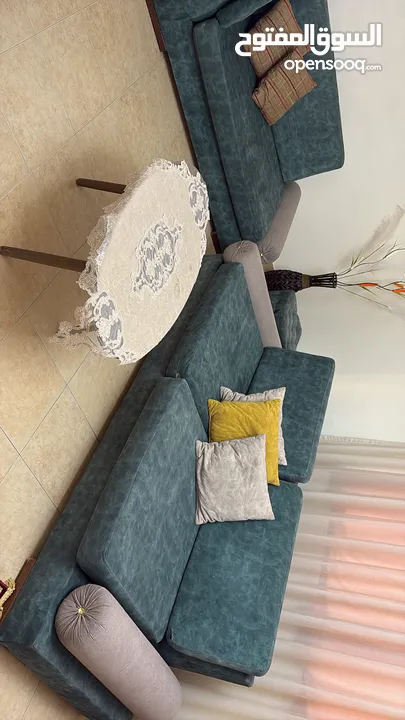 طقم معيشة خشب زان بحالة جيدة للبيع