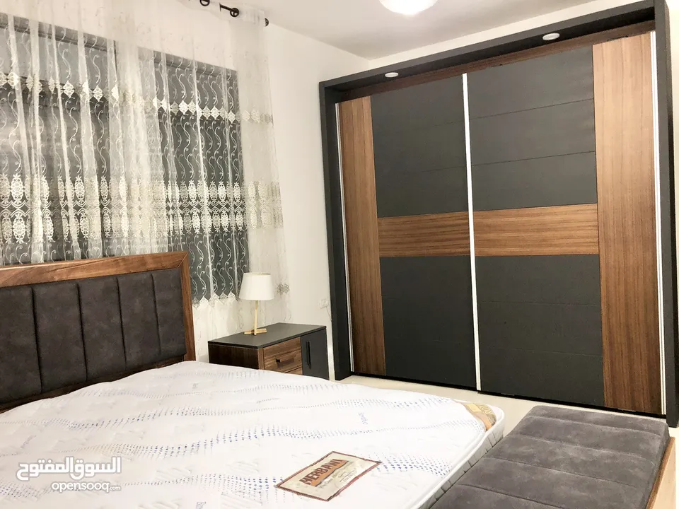 مع العفش الشارع الرئيسي