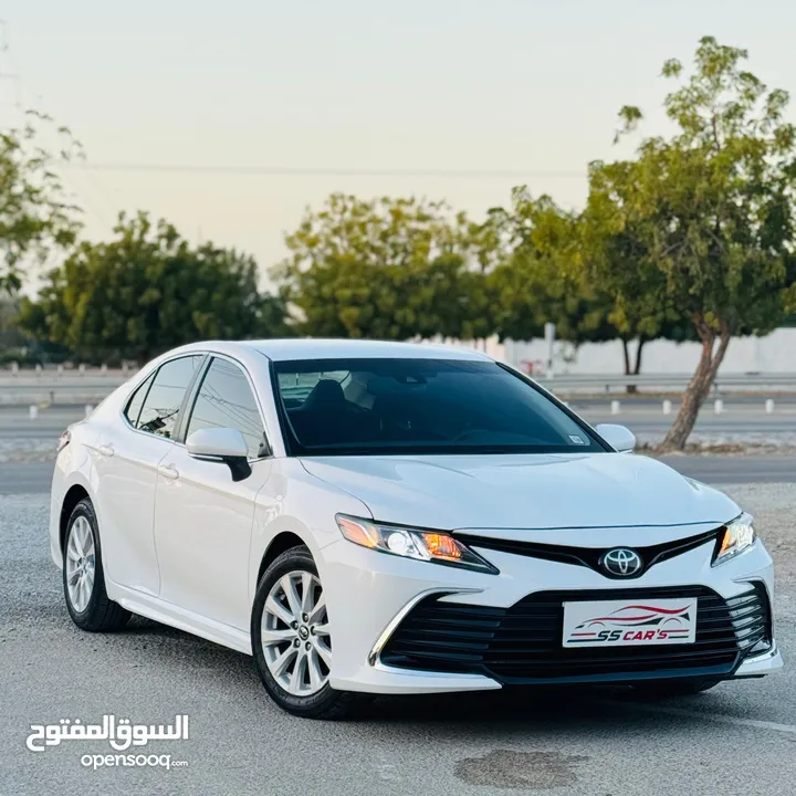 Toyota camry LE السيارة جاهزه إلا ستخدام