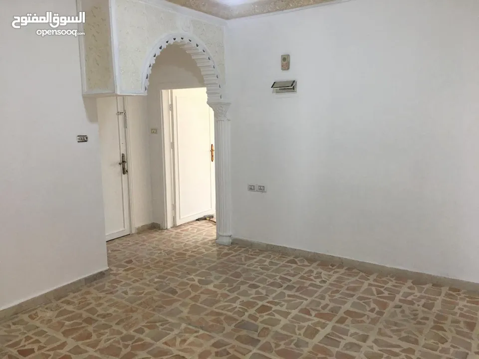 شقة للإيجار بمنطقة الأخضر