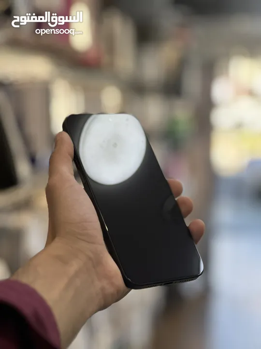 Iphone 16 pro max مستعمل بحالة الوكالة 512GB ولا خدش بطارية 100٪؜ بسعر حرقق