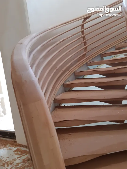 سلم خشبي Wooden staircase