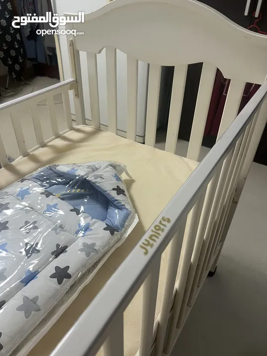 سرير اطفال من جونيورز + دوشك Children bed with mattress from juniors brand