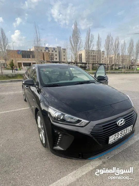 Black Hyundai Ioniq 2017