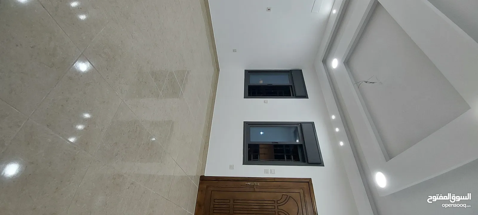 شقة فاخرة للبيع التاسعة كاش أو اقساط ط1هندسي 114 م اطلالة بحرية دائما
