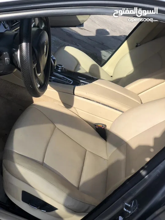 للبيع أو البدل ب ( id6)  BMW 528i gold