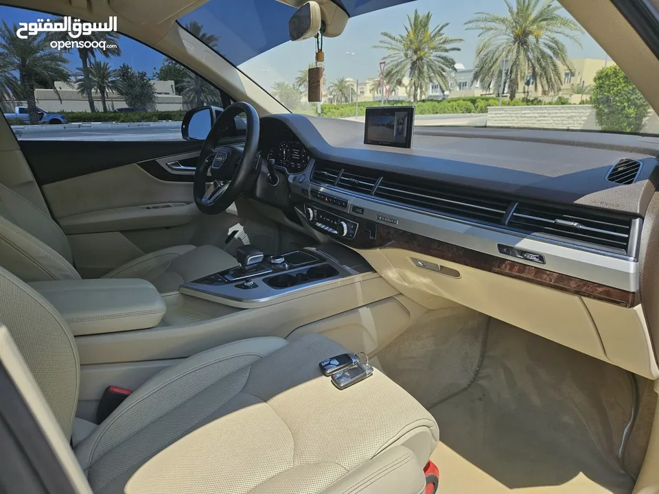 2016 Audi Q7 (New Shape) / Gcc Specs /Original Paint / Auto park / Panoramic Roof  Excellent overall