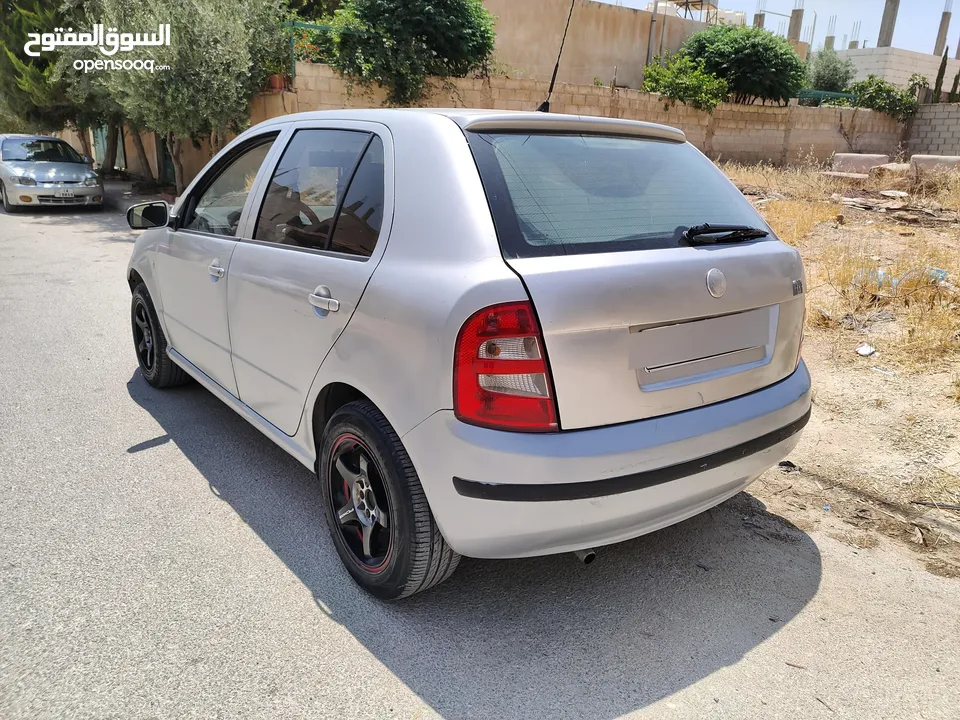 سكودا فابيا للبيع موديل 2004 اوتوماتيك بحالة الوكالة