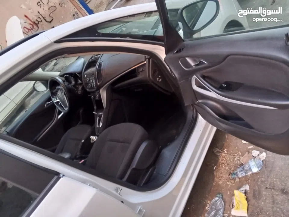 اوبل زافيرا 2015