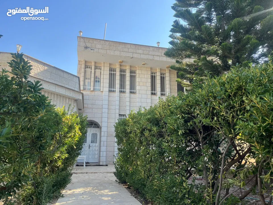 فيلا للبيع سيريس - جنين