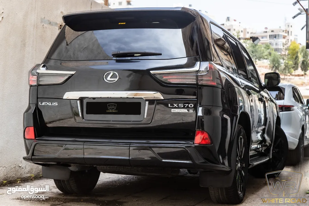 Lexus Lx570 2016 Black Edition S   السيارة وارد الشركة و مميزة جدا ولا تحتاج إلى صيانة