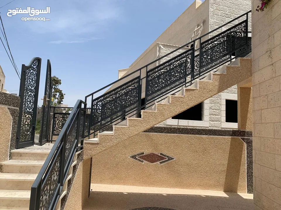 تفصيل ابواب وحراسات ودربزينات وبرجولات حسب المقاس والسعر شامل تركيب وتوصيل