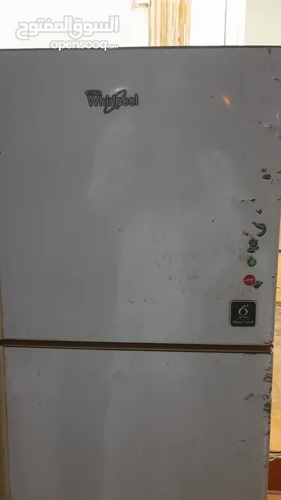 ثلاجة للبيع يوجد بها عطل